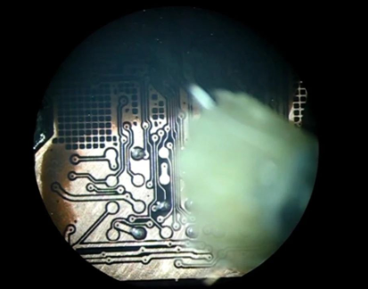 如何訪問NAND內(nèi)存芯片并從中讀取數(shù)據(jù)